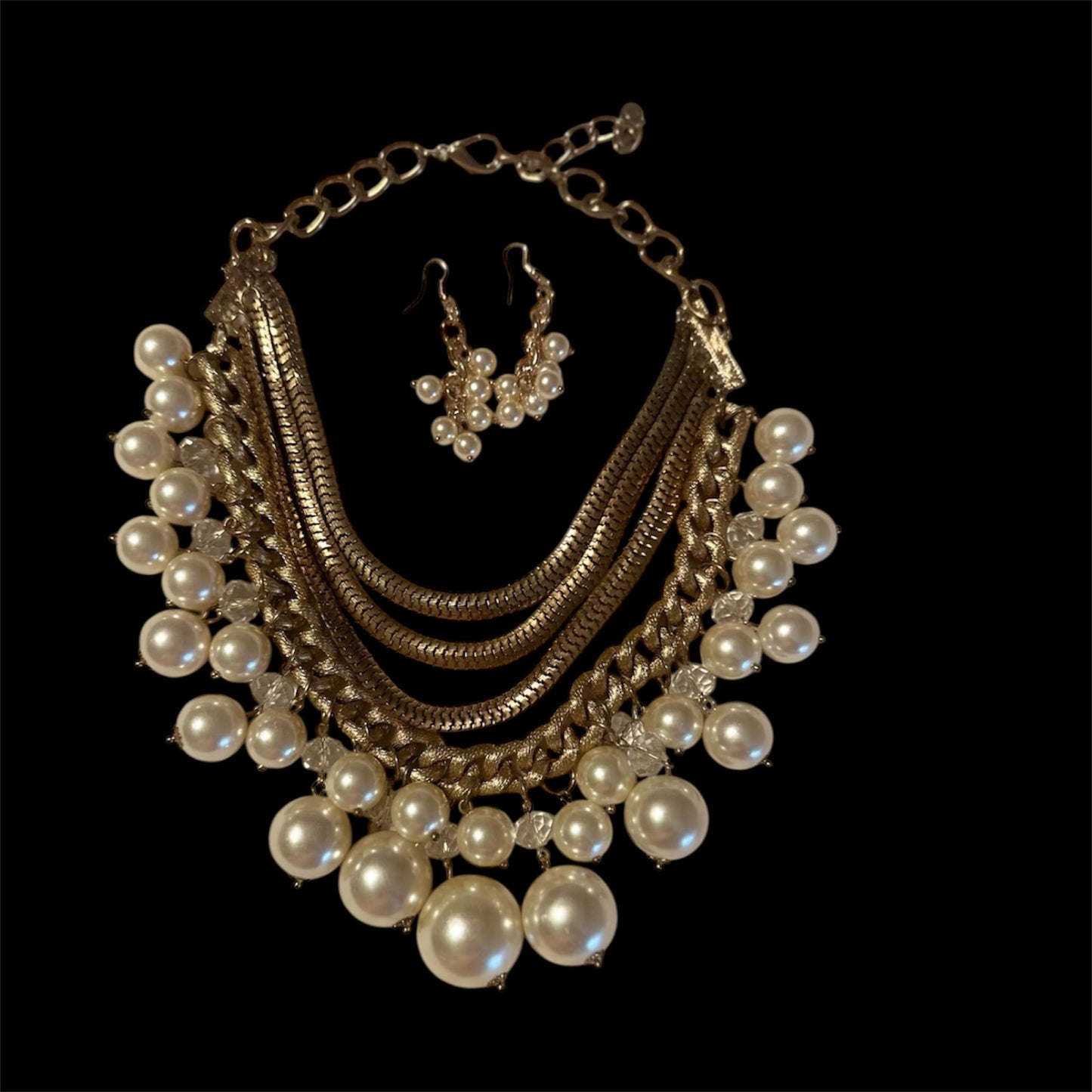 Pearl Necklace & Earrings Set