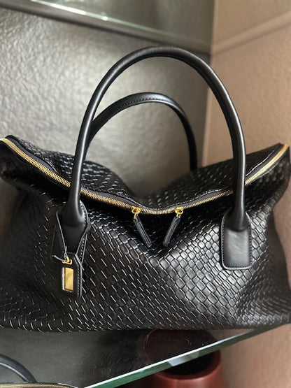 Medium Carryall Textured Black Bag