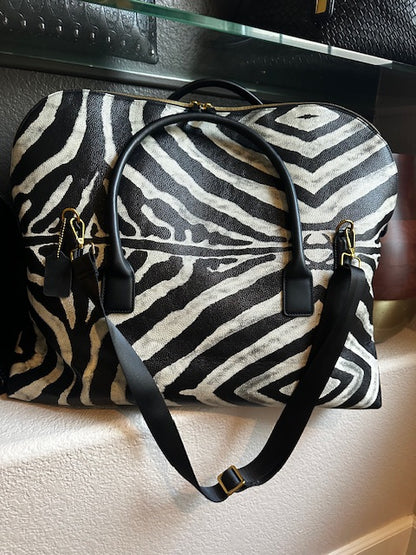 Large Travel Zebra Black/ White